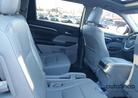 2016 Toyota Highlander Limited Platinum V6 z USA, uszkodzony, nr VIN 5TDDKRFH2GS317671